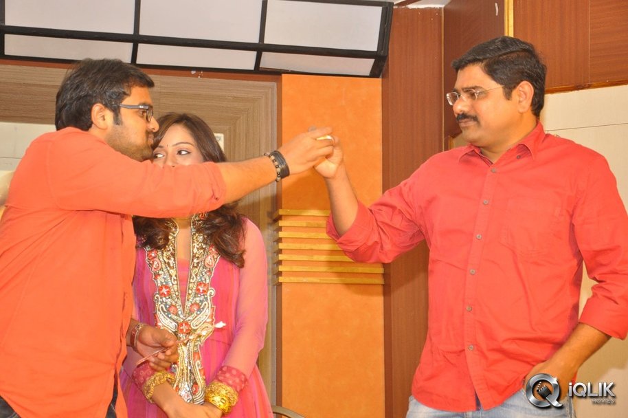 Prema-Ishq-Kaadhal-Success-Meet